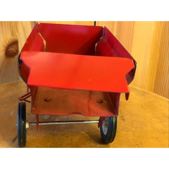 Vtg. Ertl Farm Toy Wagon Turning Wheels Opening Gate (5258) - Picture 9 of 10